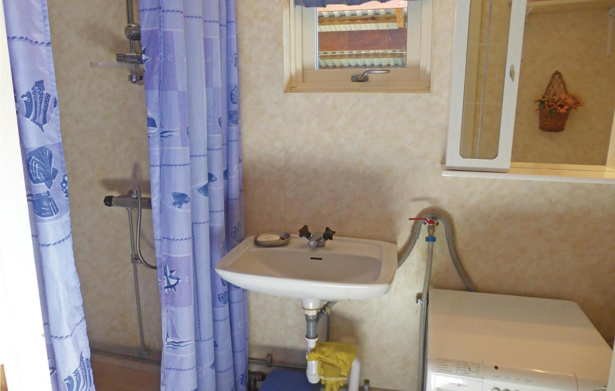 Nice Home In Malmkoeping With Kitchen Malmkoping エクステリア 写真